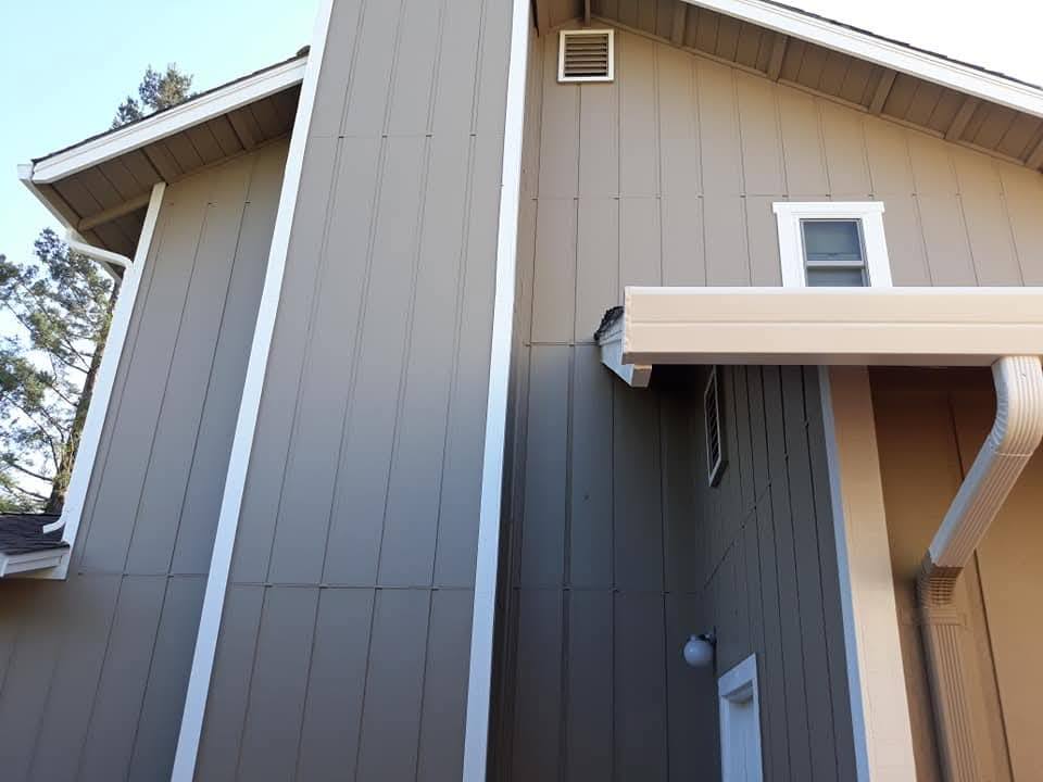 Exterior - Vertical siding and corner trim detail